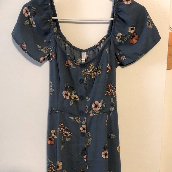 Xhilaration Dresses & Skirts - Floral xhilaration dress.